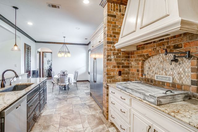 12416 Indian Creek Drive, Fort Worth, TX 76179