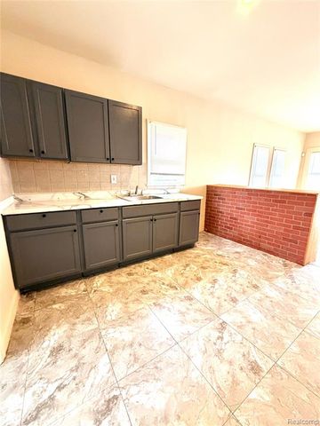 19457 Evergreen Road, Detroit, MI 48219