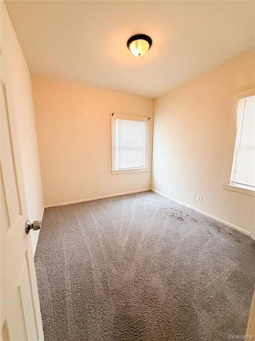 19457 Evergreen Road, Detroit, MI 48219