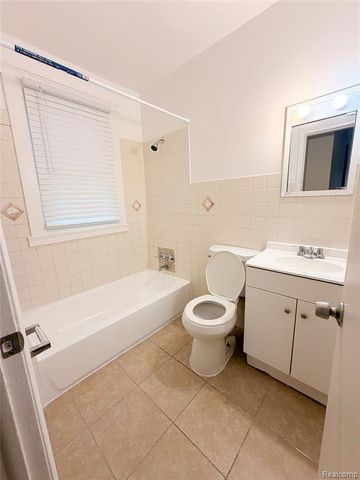 19457 Evergreen Road, Detroit, MI 48219