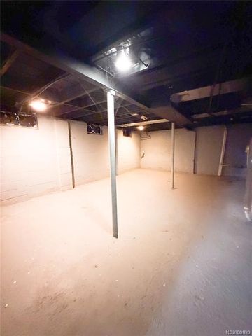 19457 Evergreen Road, Detroit, MI 48219