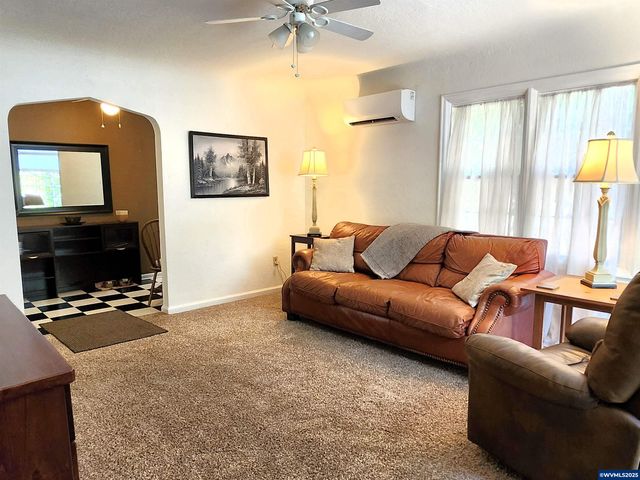 1175 19th St NE, Salem, OR 97301