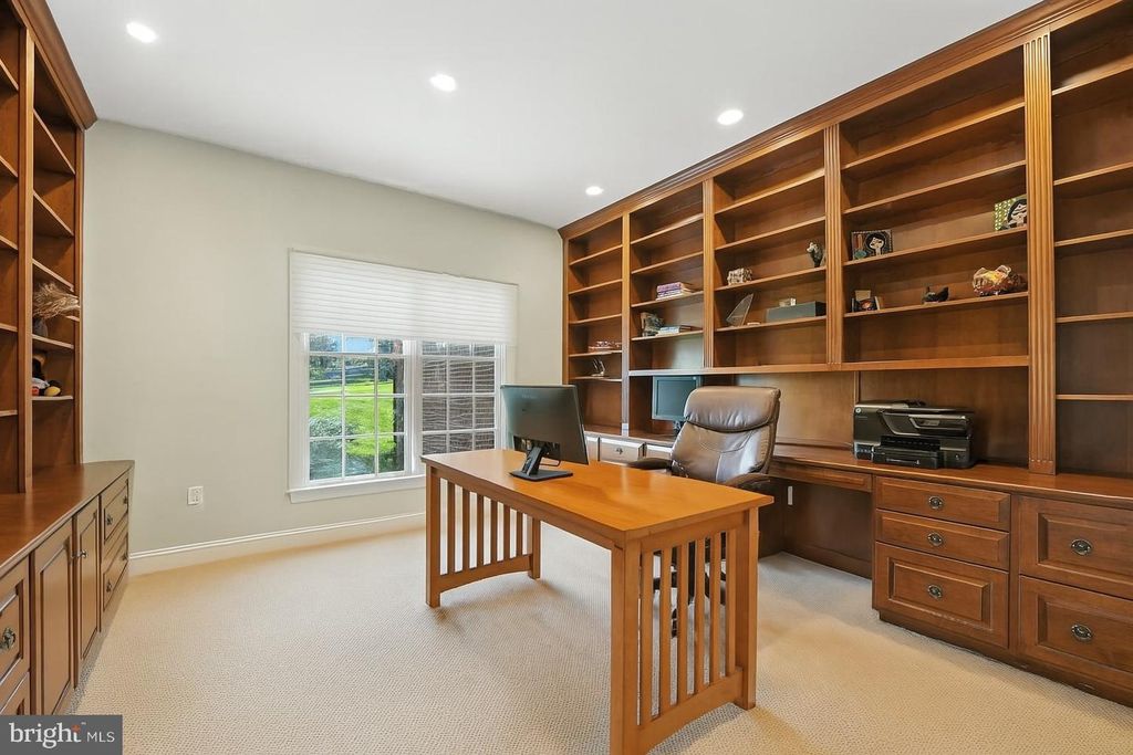 1781 CLOVERMEADOW DR, Vienna, VA 22182