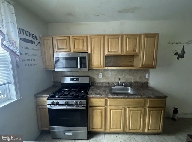 6409 N WOODSTOCK ST, Philadelphia, PA 19138