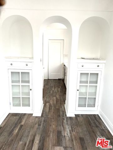 1107 S Sycamore Avenue, Los Angeles, CA 90019