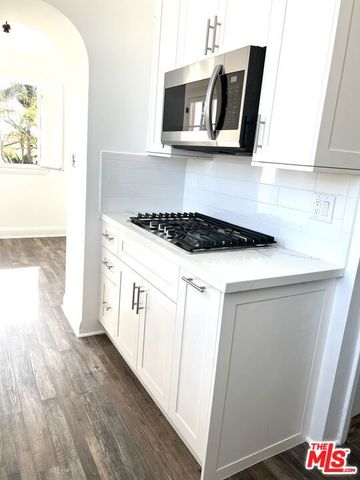 1107 S Sycamore Avenue, Los Angeles, CA 90019