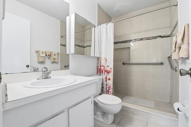 39650 US HIGHWAY 19 N 1311, Tarpon Springs, FL 34689