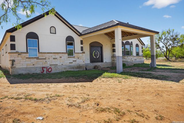 510 HIGH MDW, Lytle, TX 78052