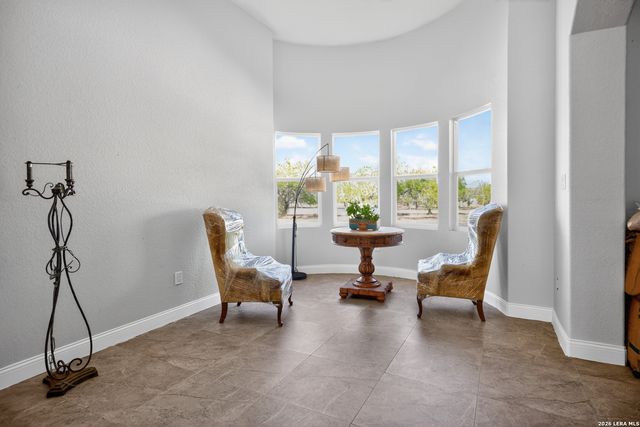 510 HIGH MDW, Lytle, TX 78052