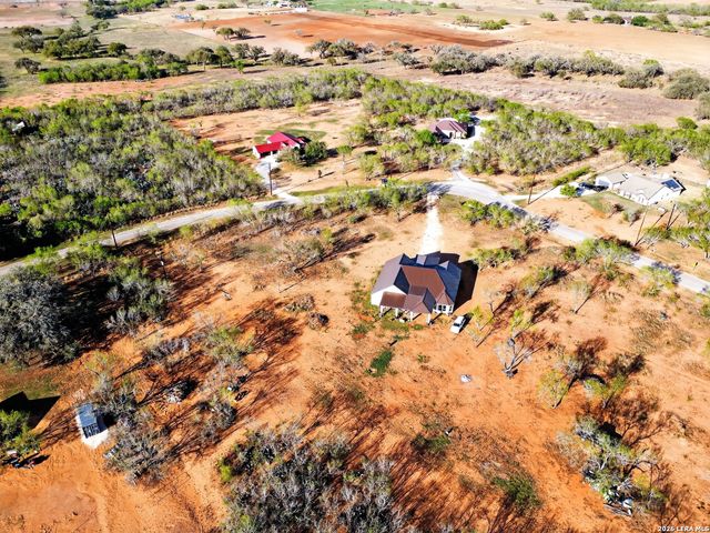 510 HIGH MDW, Lytle, TX 78052