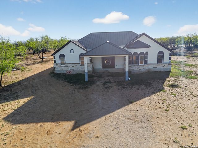 510 HIGH MDW, Lytle, TX 78052
