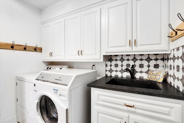 731 E Inverness Ln, Spokane, WA 99223