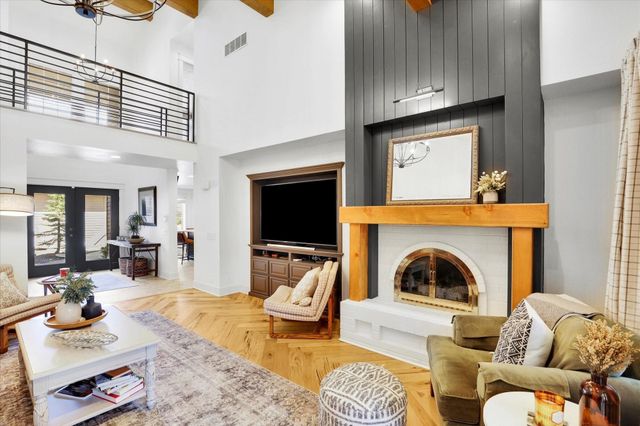 731 E Inverness Ln, Spokane, WA 99223