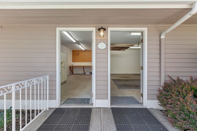 731 E Inverness Ln, Spokane, WA 99223