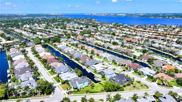 4748 COMPASS DRIVE, Bradenton, FL 34208