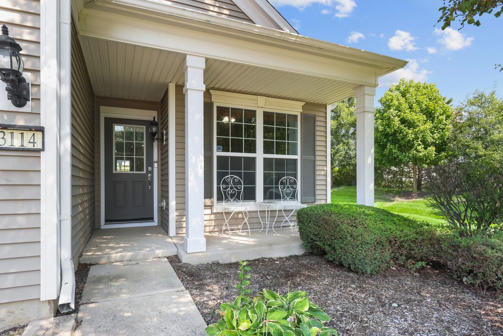 3114 Comstock Court, Mundelein, IL 60060 — photo 2