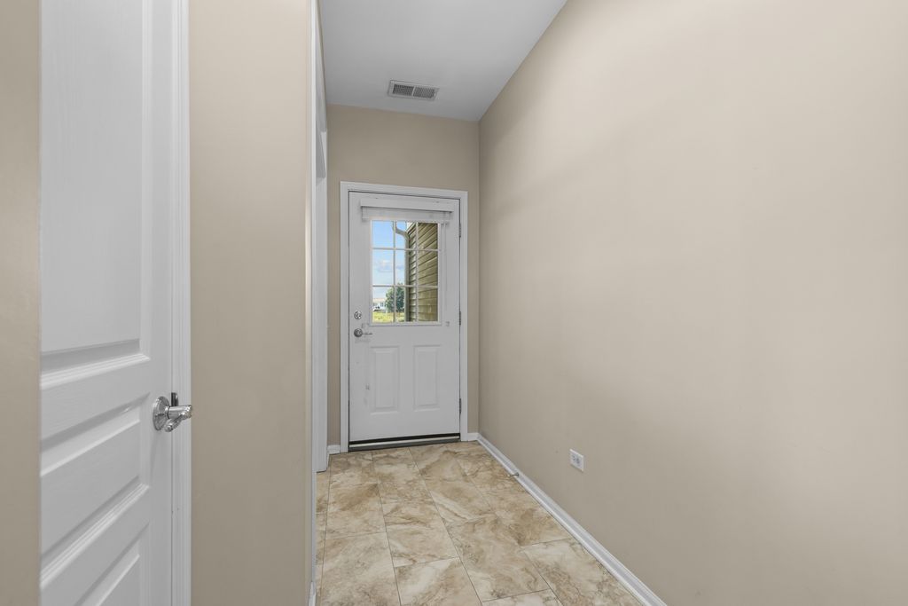 3114 Comstock Court, Mundelein, IL 60060 — photo 3