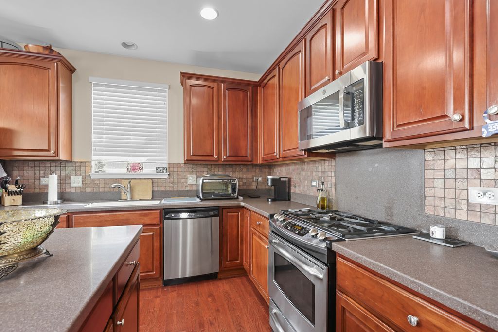 3114 Comstock Court, Mundelein, IL 60060 — photo 5