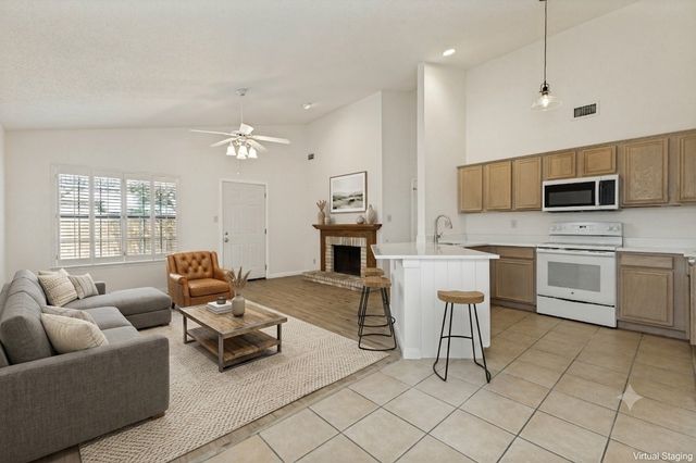 512 Sims Drive, Cedar Hill, TX 75104