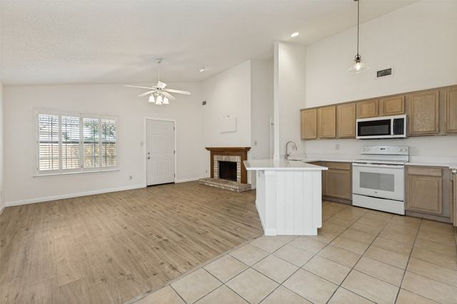 512 Sims Drive, Cedar Hill, TX 75104
