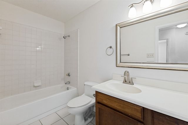 512 Sims Drive, Cedar Hill, TX 75104