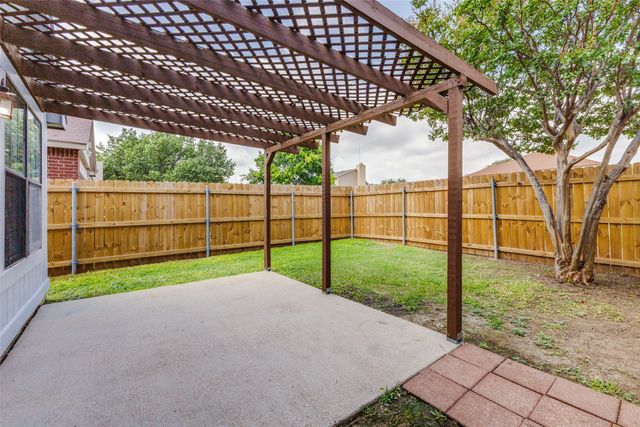512 Sims Drive, Cedar Hill, TX 75104