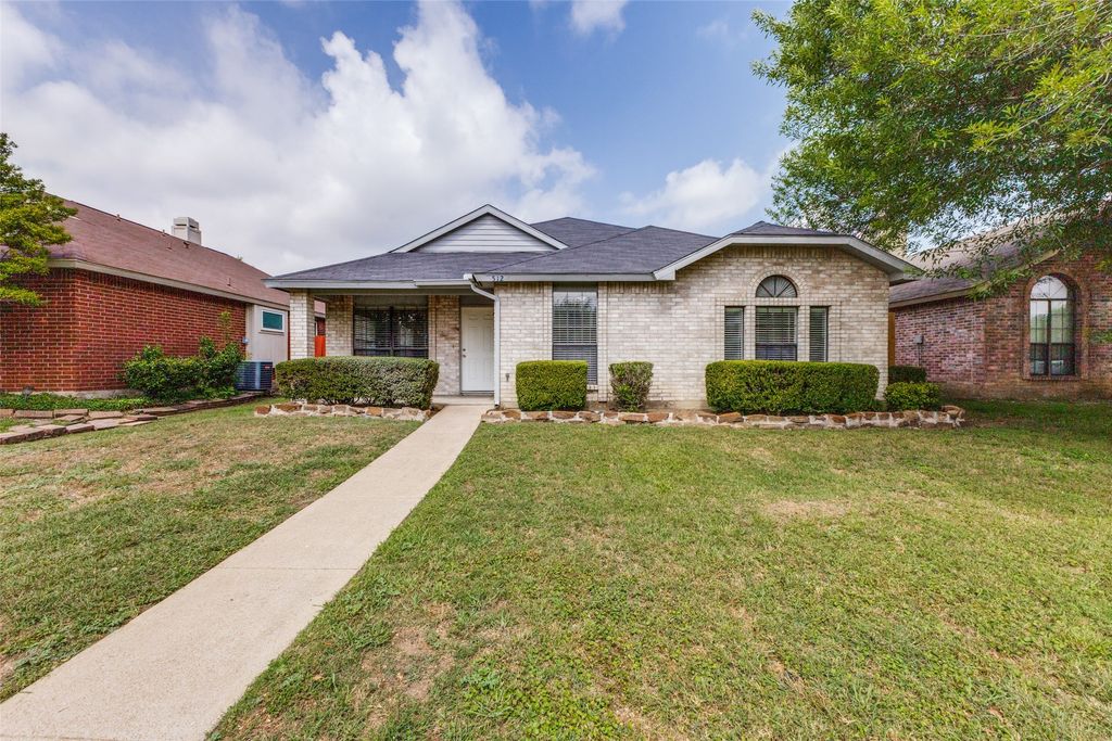 512 Sims Drive, Cedar Hill, TX 75104