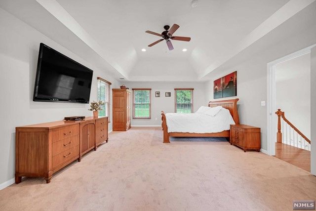 34 Chimney Ridge Trail, West Milford, NJ 07480