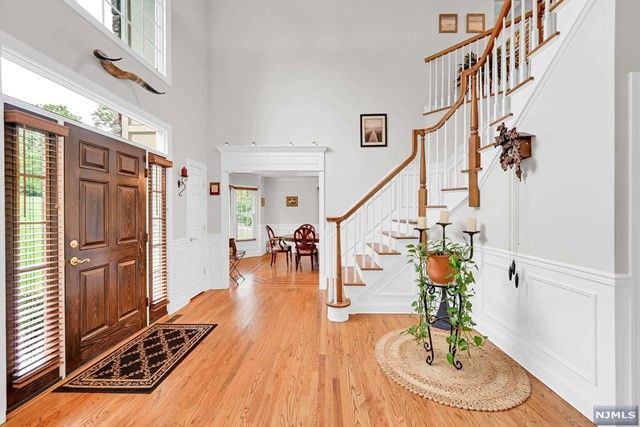 34 Chimney Ridge Trail, West Milford, NJ 07480