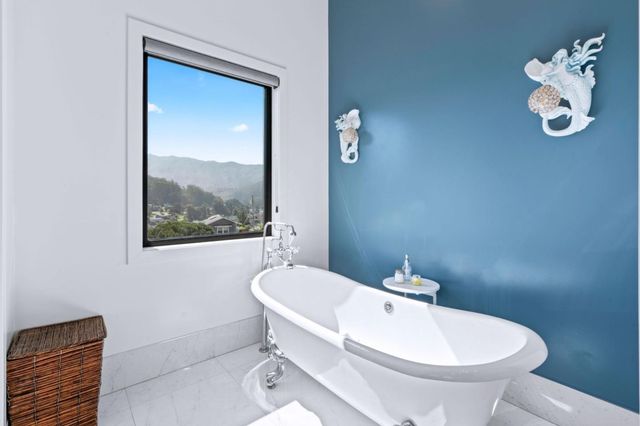 1016 Escalero Avenue, Pacifica, CA 94044