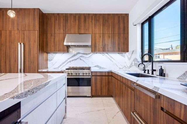 1016 Escalero Avenue, Pacifica, CA 94044