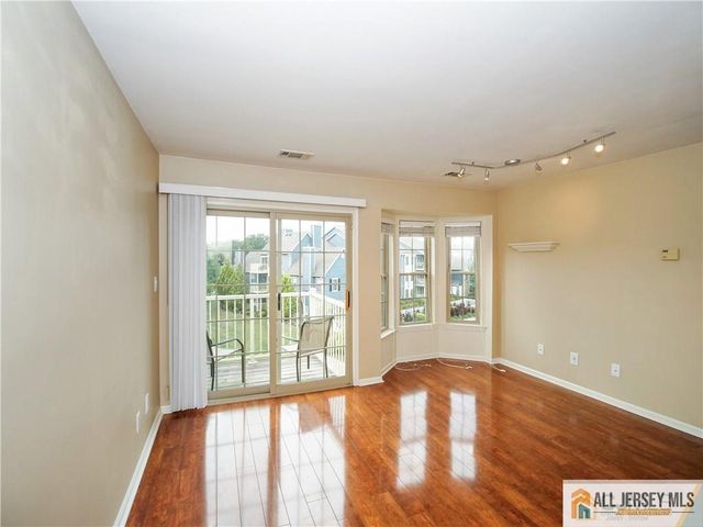 39 Lear Court, East Brunswick, NJ 08816