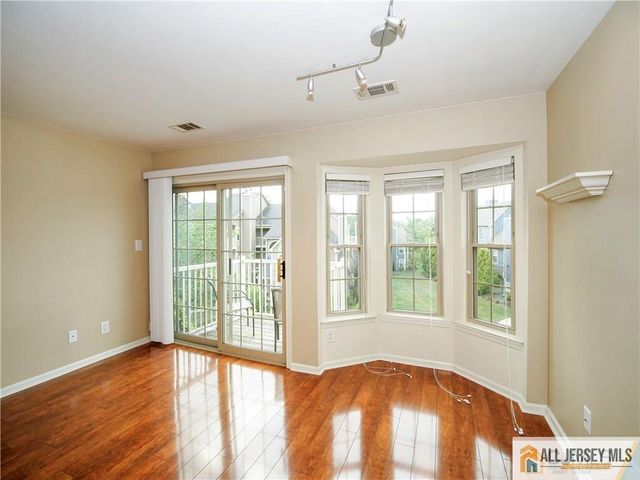 39 Lear Court, East Brunswick, NJ 08816
