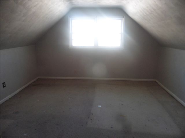 7400 SW 12th Street, Des Moines, IA 50315