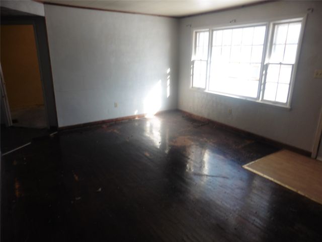 7400 SW 12th Street, Des Moines, IA 50315