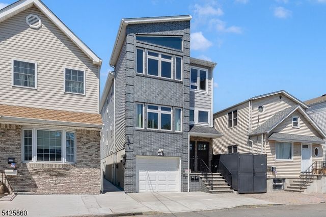 12 Rome St, Newark City, NJ 07105