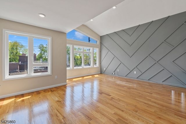 12 Rome St, Newark City, NJ 07105