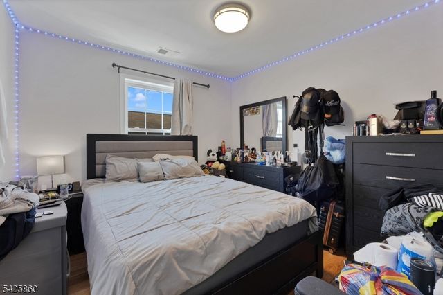 12 Rome St, Newark City, NJ 07105