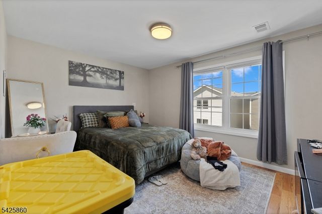 12 Rome St, Newark City, NJ 07105