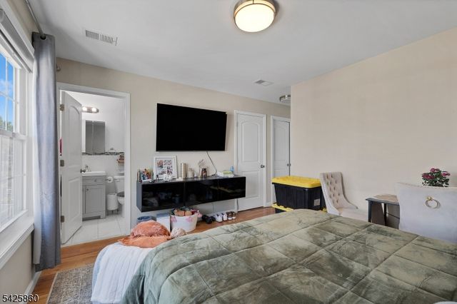 12 Rome St, Newark City, NJ 07105