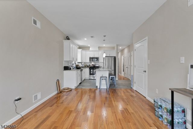 12 Rome St, Newark City, NJ 07105