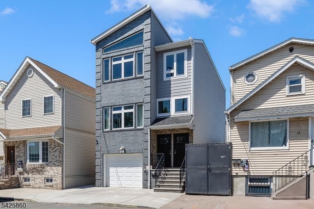 12 Rome St, Newark City, NJ 07105