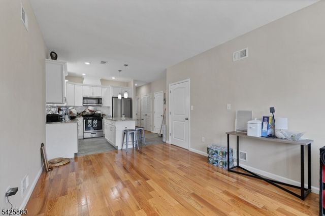 12 Rome St, Newark City, NJ 07105