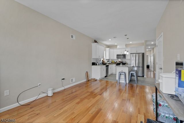 12 Rome St, Newark City, NJ 07105