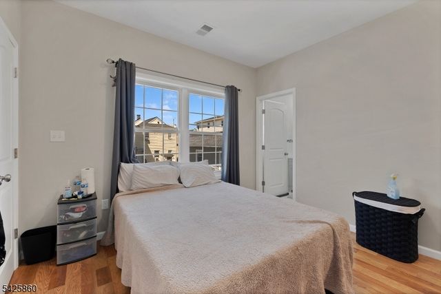 12 Rome St, Newark City, NJ 07105