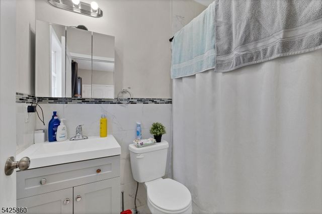 12 Rome St, Newark City, NJ 07105