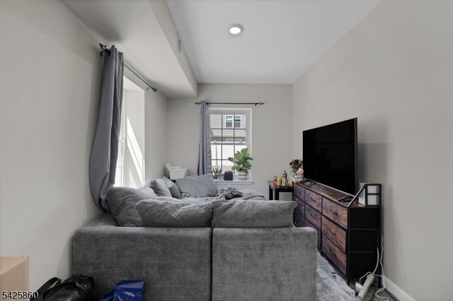 12 Rome St, Newark City, NJ 07105