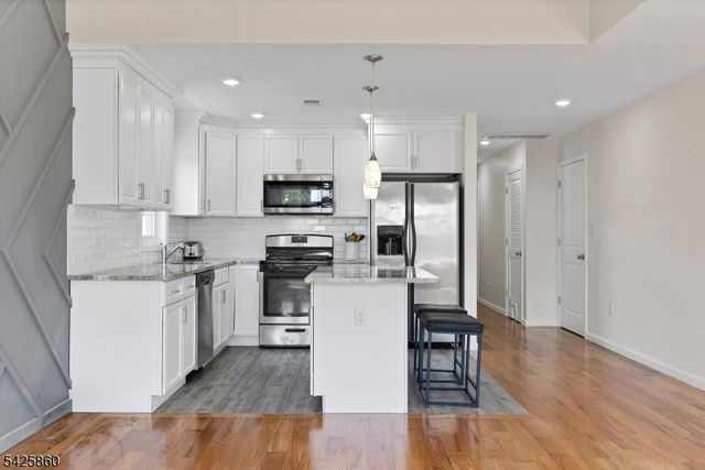 12 Rome St, Newark City, NJ 07105