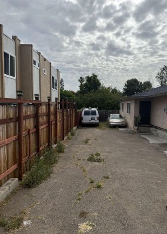 3103-3105 Central, San Diego, CA 92105