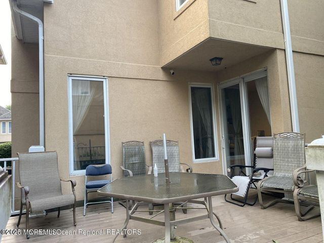 38 Boca Del Mar Court, Holmdel, NJ 07733